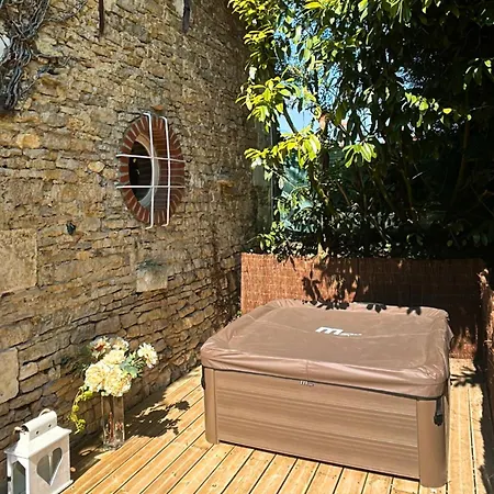Les De Grange-loft & Jacuzzi Privatif Optionnel Holiday home Pronleroy
